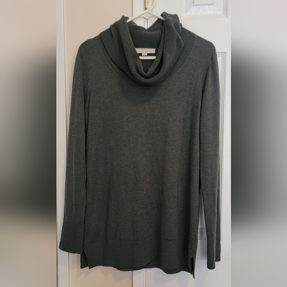 LOFT Green Turtleneck Sweater M